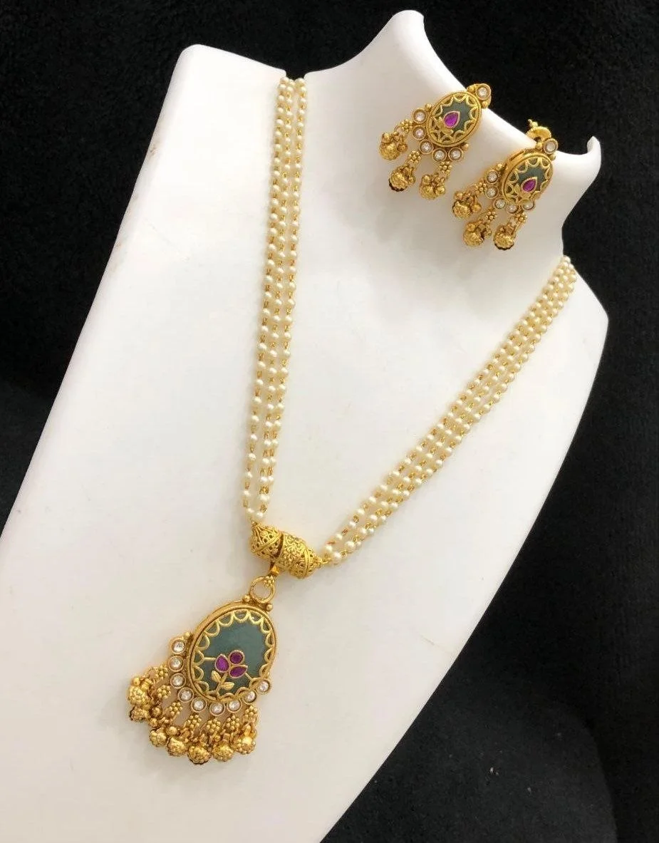Pearl Trail Jadau Pendant Haram set